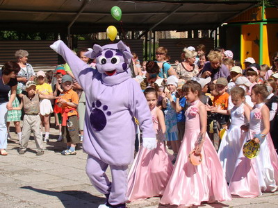 13:21 Праздником сладостей, веселья и воздушных шаров в городе Шумерле встретили Международный день защиты детей